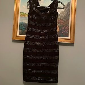Frank Lyman Design-Black Fitted Cocktail Dress